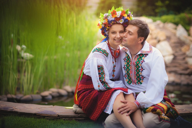 Свадебные платья в украинском стиле - национальные традиционные вышитые платья (фото)